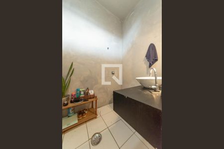 Casa à venda com 100m², 2 quartos e 1 vaga Casa à venda com 100m², 2 quartos e 1 vagaBanheiro