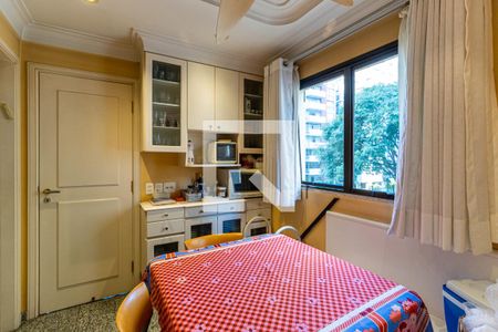 Apartamento para alugar com 186m², 4 quartos e 3 vagasCopa