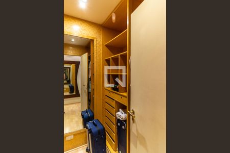 Apartamento para alugar com 186m², 4 quartos e 3 vagasCloset