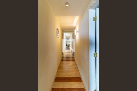 Apartamento para alugar com 186m², 4 quartos e 3 vagasCorredor