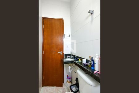 Casa de condomínio para alugar com 58m², 2 quartos e 1 vaga Casa de condomínio para alugar com 58m², 2 quartos e 1 vagaBanheiro