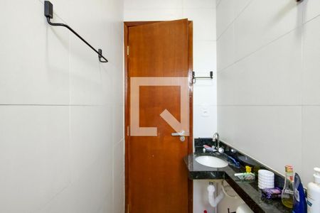 Casa de condomínio para alugar com 58m², 2 quartos e 1 vaga Casa de condomínio para alugar com 58m², 2 quartos e 1 vagaBanheiro