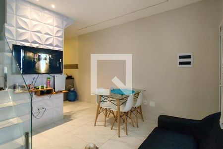 Casa de condomínio para alugar com 58m², 2 quartos e 1 vaga Casa de condomínio para alugar com 58m², 2 quartos e 1 vagaSala