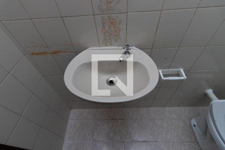 Casa para alugar com 100m², 2 quartos e 2 vagasDetalhe do banheiro da Suíte