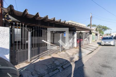 Casa para alugar com 100m², 2 quartos e 2 vagasFachada
