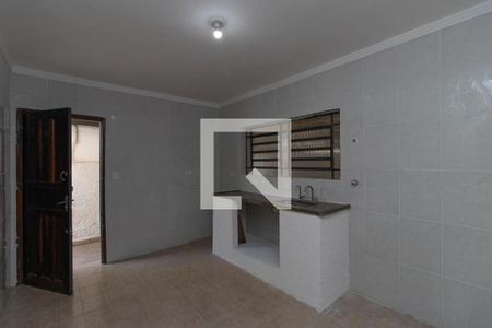 Casa para alugar com 100m², 2 quartos e 2 vagasCozinha