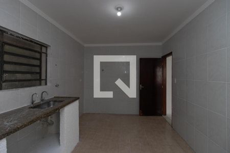 Casa para alugar com 100m², 2 quartos e 2 vagasCozinha