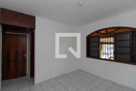 Casa para alugar com 100m², 2 quartos e 2 vagasQuarto Suíte
