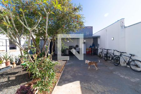 Casa à venda com 220m², 3 quartos e 4 vagasQuintal