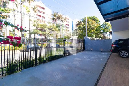 Casa à venda com 220m², 3 quartos e 4 vagasQuintal