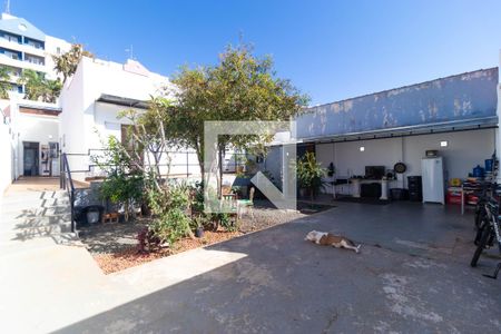 Casa à venda com 220m², 3 quartos e 4 vagasQuintal