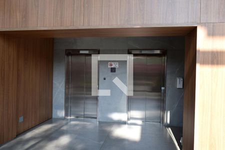 Apartamento à venda com 115m², 2 quartos e 1 vagaHall elevadores