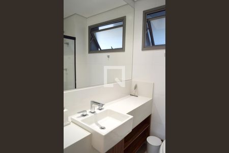 Banheiro da suíte 1 de apartamento à venda com 2 quartos, 115m² em Cerqueira César, São Paulo