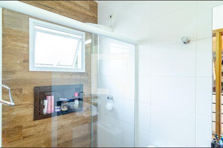 Casa à venda com 98m², 3 quartos e 2 vagasBanheiro da Suíte