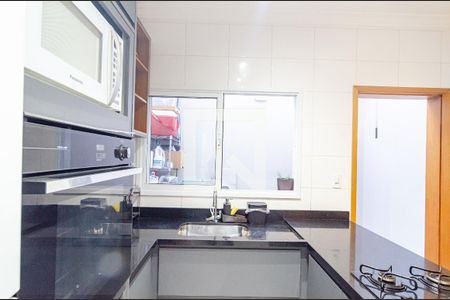 Casa à venda com 98m², 3 quartos e 2 vagasCozinha