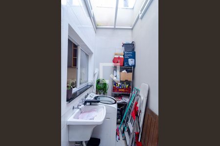 Casa à venda com 98m², 3 quartos e 2 vagasLavanderia