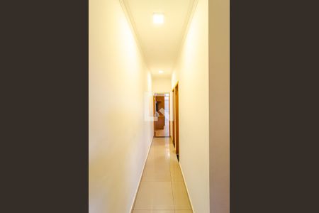 Casa à venda com 98m², 3 quartos e 2 vagasCorredor