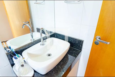 Casa à venda com 98m², 3 quartos e 2 vagasBanheiro da Suíte