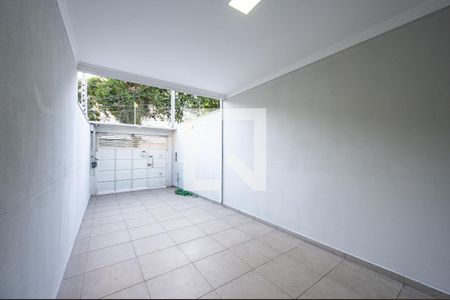 Garagem de casa para alugar com 3 quartos, 99m² em Vila Alexandria, São Paulo