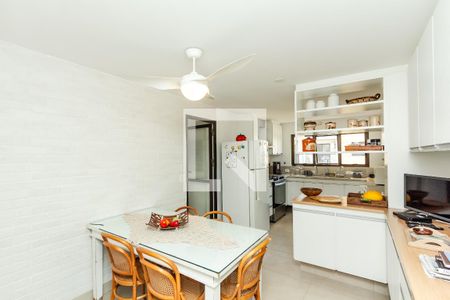 Apartamento à venda com 200m², 4 quartos e 3 vagasCozinha