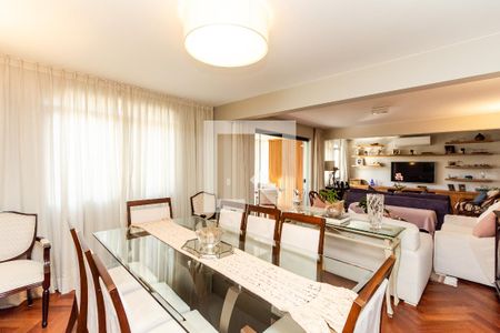 Apartamento à venda com 200m², 4 quartos e 3 vagasSala