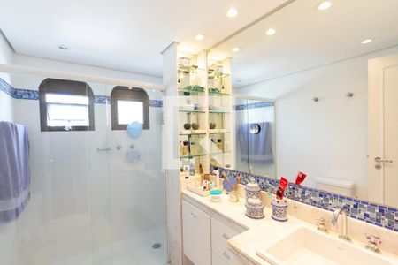 Apartamento à venda com 200m², 4 quartos e 3 vagasBanheiro da Suíte 1