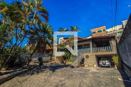 Casa à venda com 339m², 3 quartos e 7 vagasFachada