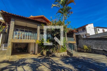 Casa à venda com 339m², 3 quartos e 7 vagasFachada