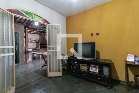 Casa à venda com 339m², 3 quartos e 7 vagasSala 2