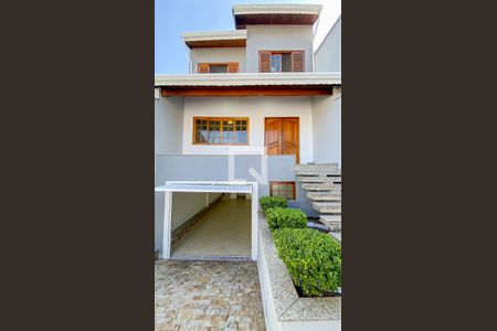 Quintal  de casa para alugar com 3 quartos, 245m² em Cidade São Jorge, Santo André