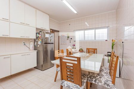 Casa à venda com 410m², 4 quartos e 5 vagasCozinha