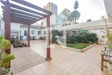 Casa à venda com 410m², 4 quartos e 5 vagasQuintal/Jardim