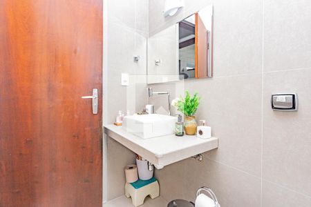 Casa à venda com 410m², 4 quartos e 5 vagasBanheiro Social