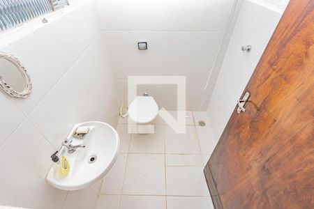 Casa à venda com 410m², 4 quartos e 5 vagasBanheiro de serviço