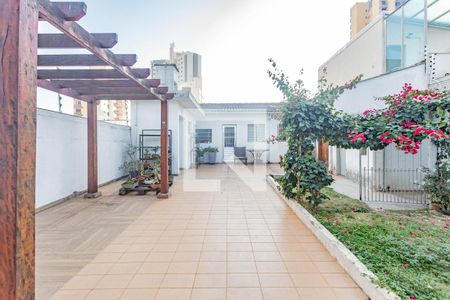 Casa à venda com 410m², 4 quartos e 5 vagasQuintal/Jardim