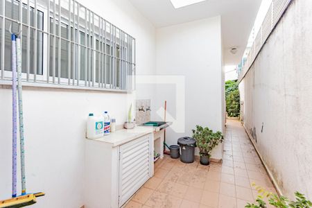 Casa à venda com 410m², 4 quartos e 5 vagasQuintal