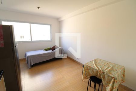 Sala  /  Cozinha  /  Quarto de kitnet/studio à venda com 1 quarto, 27m² em Santana, São Paulo