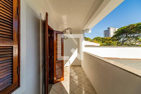 Casa à venda com 200m², 3 quartos e 2 vagas Casa à venda com 200m², 3 quartos e 2 vagasSuite 02 - Varanda