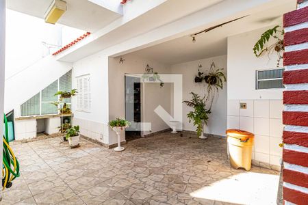 Casa à venda com 200m², 3 quartos e 2 vagas Casa à venda com 200m², 3 quartos e 2 vagasQuintal