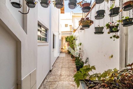 Casa à venda com 200m², 3 quartos e 2 vagas Casa à venda com 200m², 3 quartos e 2 vagasÁrea externa