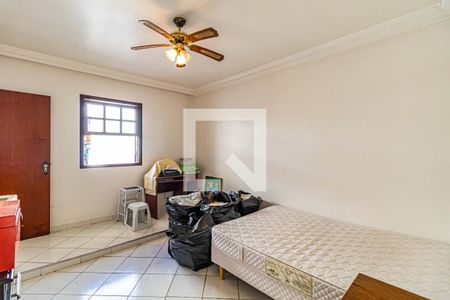 Casa à venda com 200m², 3 quartos e 2 vagas Casa à venda com 200m², 3 quartos e 2 vagasSuite 03