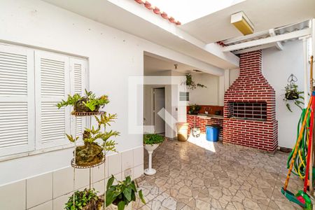 Casa à venda com 200m², 3 quartos e 2 vagas Casa à venda com 200m², 3 quartos e 2 vagasQuintal