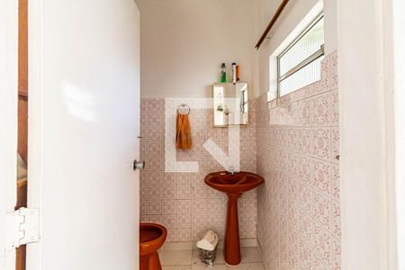 Casa à venda com 200m², 3 quartos e 2 vagas Casa à venda com 200m², 3 quartos e 2 vagasBanheiro de serviço