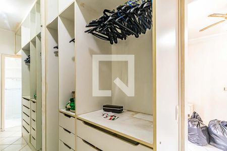 Casa à venda com 200m², 3 quartos e 2 vagas Casa à venda com 200m², 3 quartos e 2 vagasSuite 02 - Closet