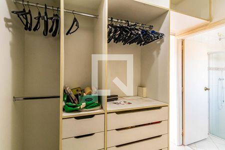 Casa à venda com 200m², 3 quartos e 2 vagas Casa à venda com 200m², 3 quartos e 2 vagasSuite 02 - Closet