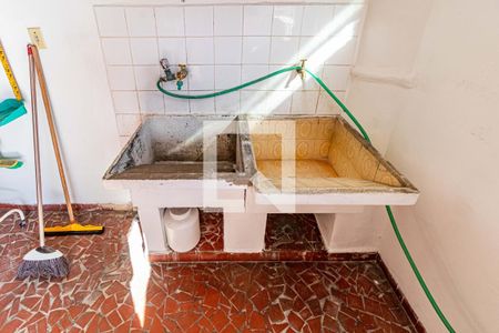 Casa à venda com 200m², 3 quartos e 2 vagas Casa à venda com 200m², 3 quartos e 2 vagasÁrea de serviço