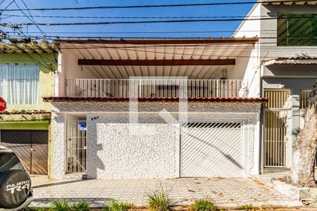 Casa à venda com 200m², 3 quartos e 2 vagas Casa à venda com 200m², 3 quartos e 2 vagasFachada