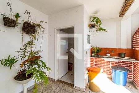 Casa à venda com 200m², 3 quartos e 2 vagas Casa à venda com 200m², 3 quartos e 2 vagasBanheiro de serviço