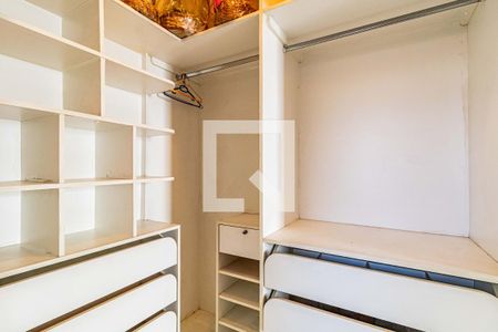 Casa à venda com 200m², 3 quartos e 2 vagas Casa à venda com 200m², 3 quartos e 2 vagasSuite 03 - Closet