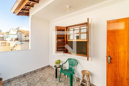 Casa à venda com 200m², 3 quartos e 2 vagas Casa à venda com 200m², 3 quartos e 2 vagasSuite 03 - Varanda